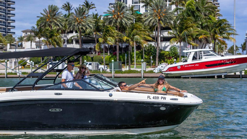 Explore Miami in Style! Rent a Boat in Miami Beach!