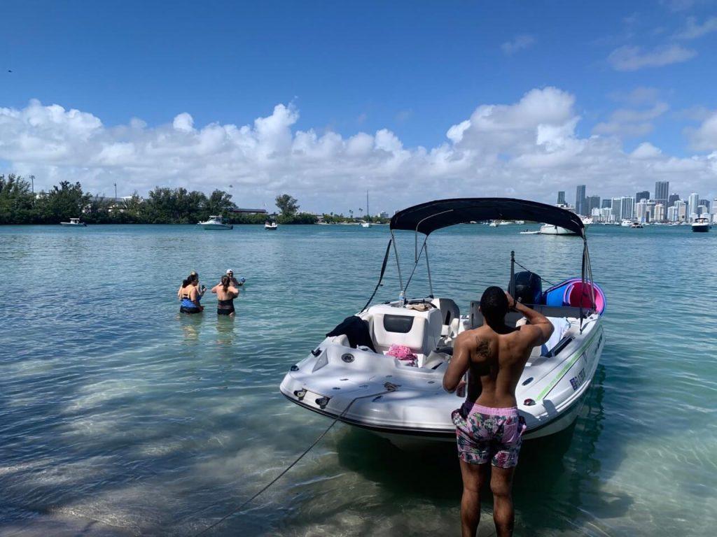 Weekday Boating Special on Miami Boat Rentals